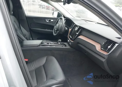 2024 Volvo Xc60 B5 Plus Dark Theme из США, поврежденный, VIN YV4L12RL9R1724910